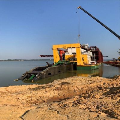 Aumentar la productividad con una excavadora y una bomba de succión