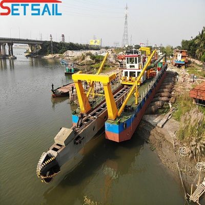 Excavadora de succión con motor Cumins y capacidad de 500 metros cúbicos